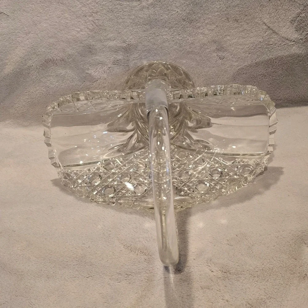 Vintage 1970s LE Smith Diamond‎ & Button Clear Glass Basket Scalloped Edge 12